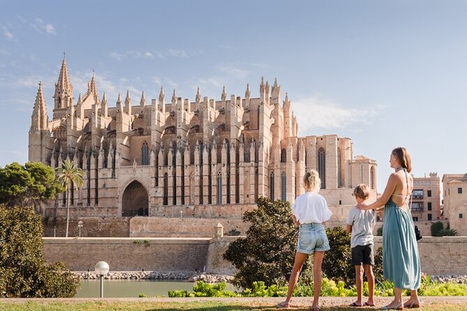 Mallorca Photoshoot for Families and Couples - Pricing and Booking