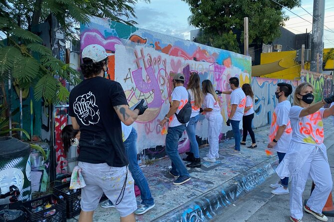Miami Private Graffiti Lesson - Date and Travelers