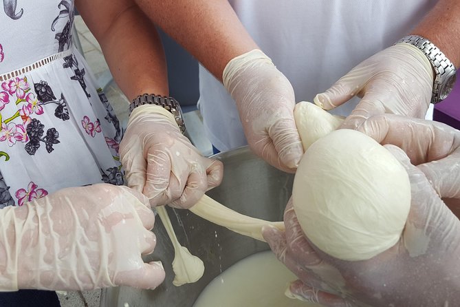 Mozzarella Class or Pizza Class - Pizza Class: What to Expect