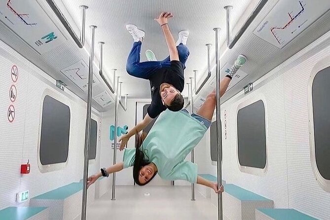 Museum of Illusions Admission in Toronto - Museum of Illusions: A Mind-Bending Experience