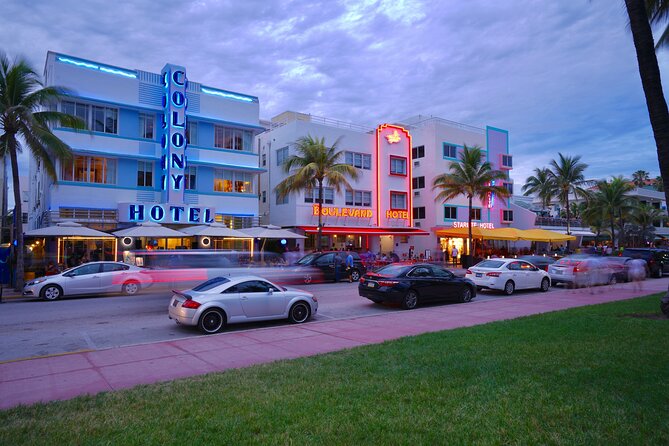 Must See Miami Art Deco Walking Tour: Art Deco Gems & Jewels - Explore the Art Deco Historic District