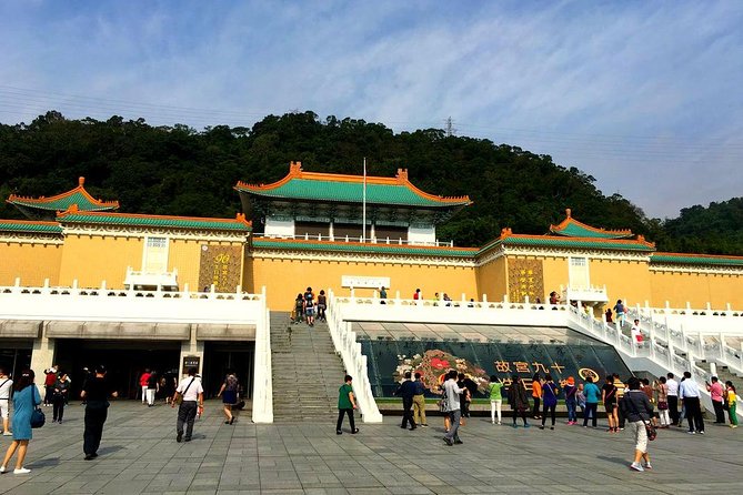 N114 Palace Museum Yangmingshan National Park Tamsui Old Street Taipei Day Tour (10h) - Tour Duration and Inclusions