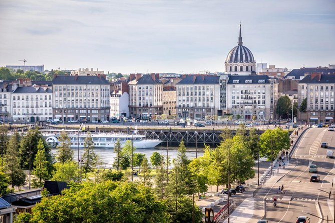 Nantes Private Transfer From Nantes City Centre to Nantes Airport - Date and Travelers