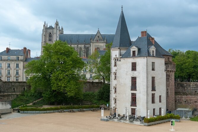 Nantes Private Walking Tour With A Professional Guide - Tour Highlights