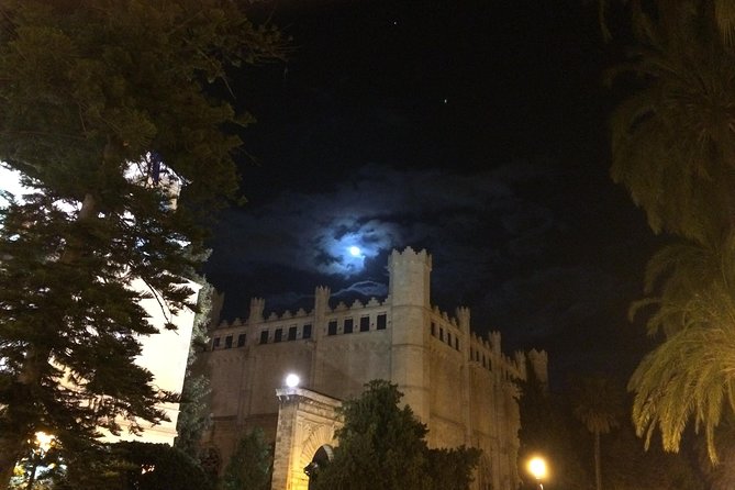 Palma Night Walking Tour - Safety and Exploration