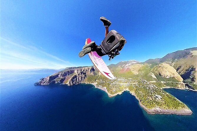 Paragliding Flight Over the Gardens of Ninfa - Paragliding Flight Experience
