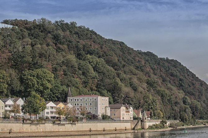 Passau - Castle Tour With Viewpoint Linde Battery & the St Georges Chapel - Tour Highlights