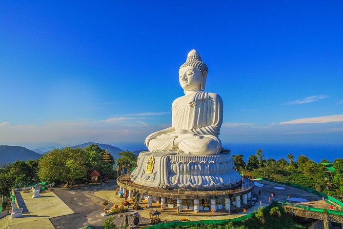 Phuket Landmark Tour With Big Budha Lunch on the Beach - Enjoying Lunch on the Beach