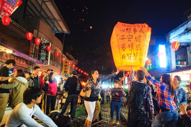 Pingxi Jiufen Day Trip From Taipei With Sky Lantern Experience - Shifen Falls: A Natural Beauty