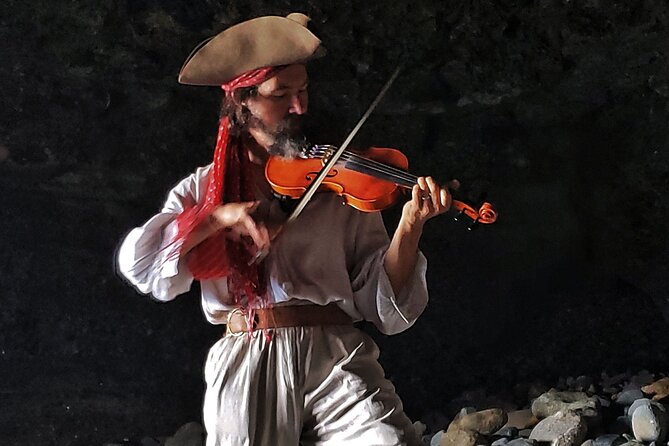 Pirate Sea Cave Tide Pool Walk at Dana Point - Dress up and Explore Secluded Sea Caves