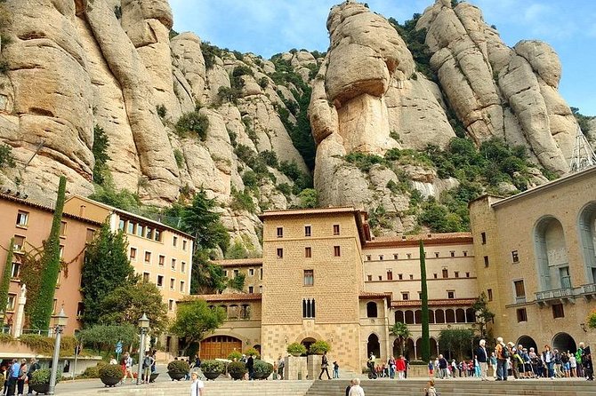 Poblet Igualada & Montserrat Private Tour - Hotel Pick up From Salou/Tarragona - Meeting Points and Pickup Details