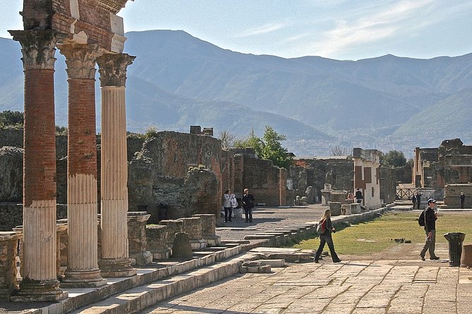 Pompeii and Villa of the Mysteries - History of Pompeii