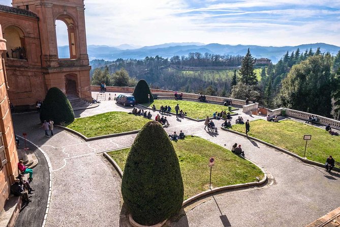 Porticoes of Bologna and Basilica San Luca Guided Tour - Tour Highlights