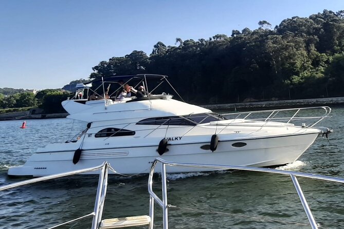 Porto: Luxury Yacht Tour of the 6 Bridges and Douro Natural Reserve - Pricing and Booking