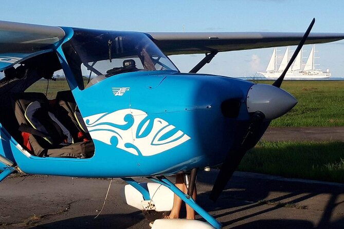 Private 30-Minute Flight Downwind of Huahine - Meeting and Pickup
