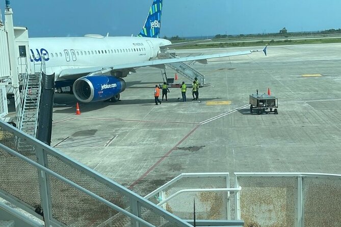 Private Airport Transfer to Hotels in Ocho Rios {Round Trip} - Price and Booking Details