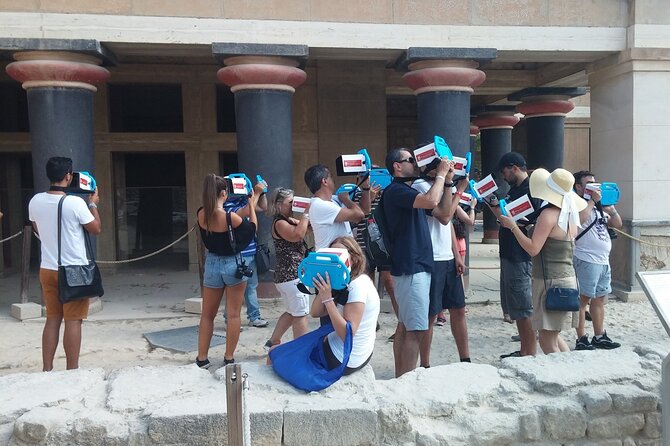 Private Audio and Virtual Tour in Knossos - User-Friendly Interface and Tools