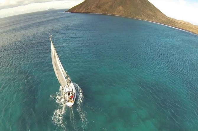 Private Boat Tour to Lobos Island From Corralejo - Tour Overview
