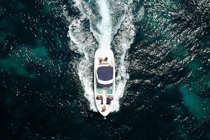 Private Charter 30ft Sports Yacht - Whats Included