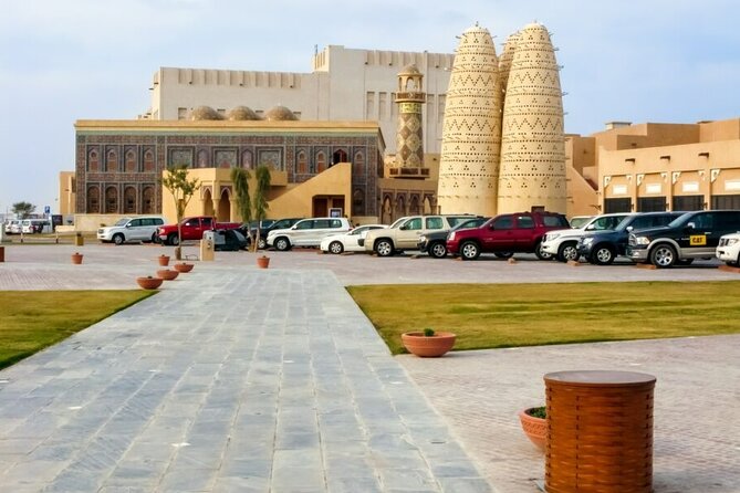 Private City Tour of Doha Souq Wagif,Corniche,The Pearl, Katara - Exploring the Corniche