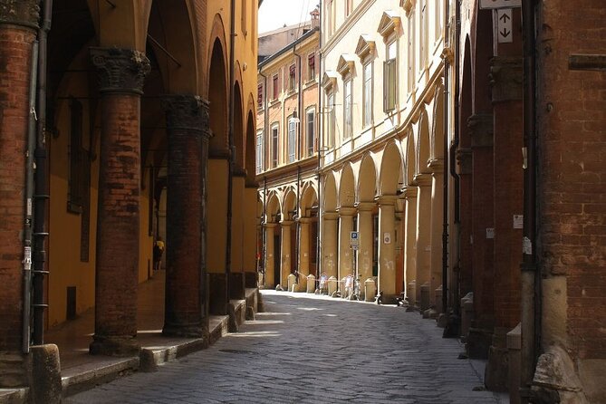 Private Custom Tour With a Local Guide in Bologna - Tour Overview
