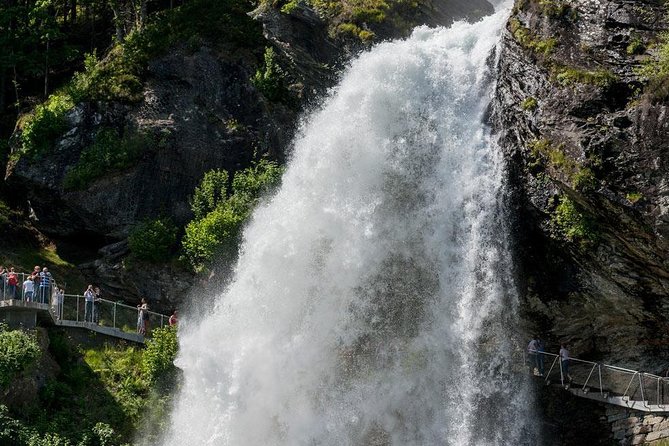 Private Day Tour - Hardangerfjord, Voss Gondol and 4 Great Waterfalls - Tour Highlights