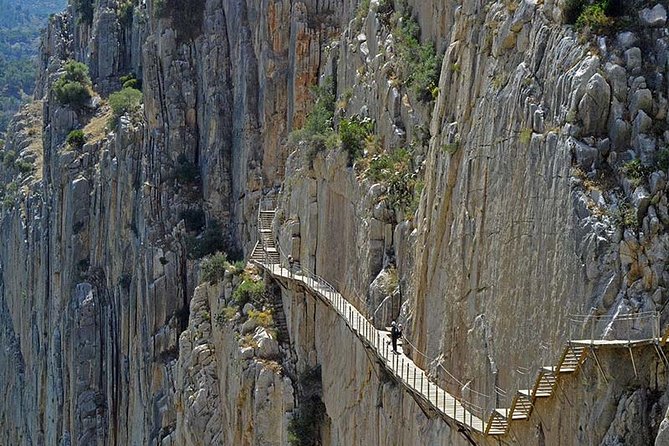 Private Granada Excursions to Caminito Del Rey for up to 8 Persons - Overview of Private Granada Excursions