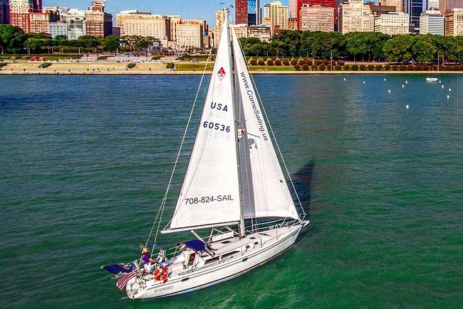 Private Lake Michigan Sailing Charter and Sightseeing Tour of Chicago - Sailing on Lake Michigan