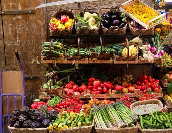 Private Market Tour and Tuscan Cooking Class With a Local - Market Tour at SantAmbrogio