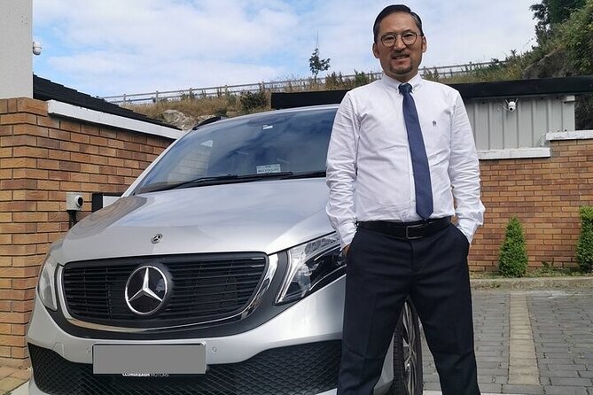 Private Max 5 Luxury Electric Limousine Transfer, Dublin City to Dublin Airport - Meeting and Pickup