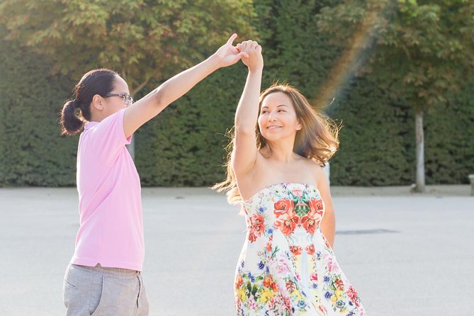 Private Photo Session With a Local Photographer in Annecy - Pricing and Guarantee