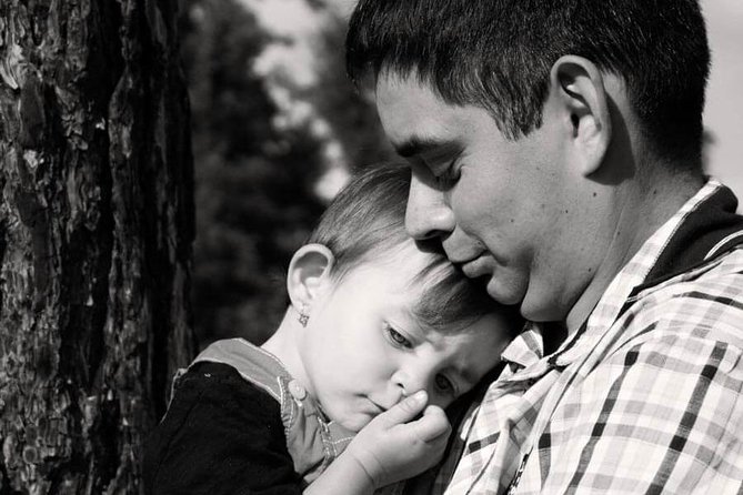 Private Photo Session With a Local Photographer in Uppsala - Date and Travelers