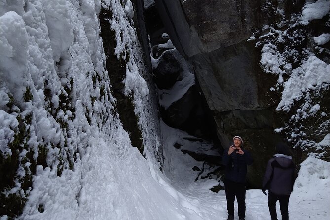 Private Singhampton Caves Snowshoe/Crampons, Collingwood/Blue Mtn - Activity Overview