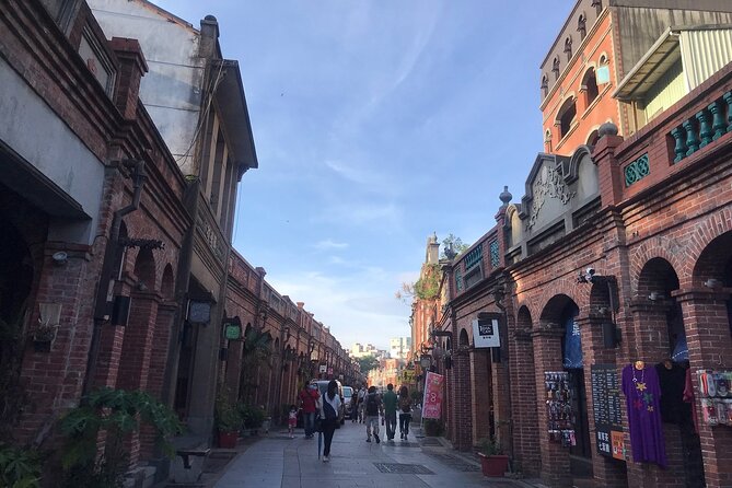 Private Taipei Sanxia, Yingge Ceramics Culture and Outlet Shopping Day Tour - Cultural Exploration in Sanxia