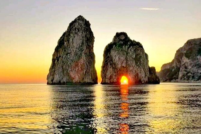 Private Tour of Capri by Boat at Sunset With Aperitif - Overview and Benefits