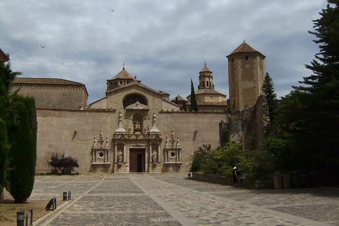 Private Tour Poblet & Priorat Monastery - Hotel Pick up From Salou/Tarragona - Meeting Points