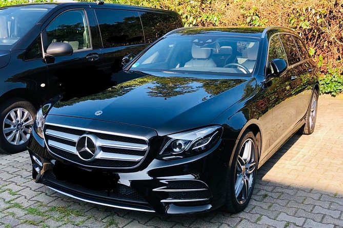 Private Transfer Between Oporto and the Airport - Pricing and Guarantee