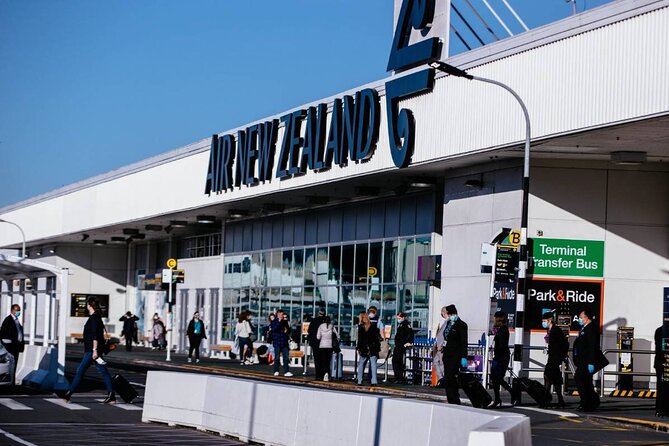 Private Transfer From Auckland Domestic Airport To Auckland City - Booking Process