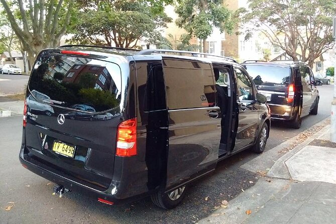 Private Transfer FROM Sydney Airport to Sydney CBD 1 to 5 People - Driver Tracking