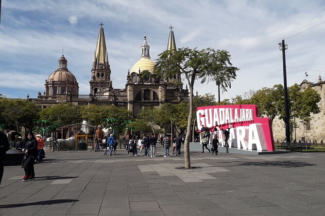 Private Walking Tour Guadalajara History and Murals With Guide - Tour Experience
