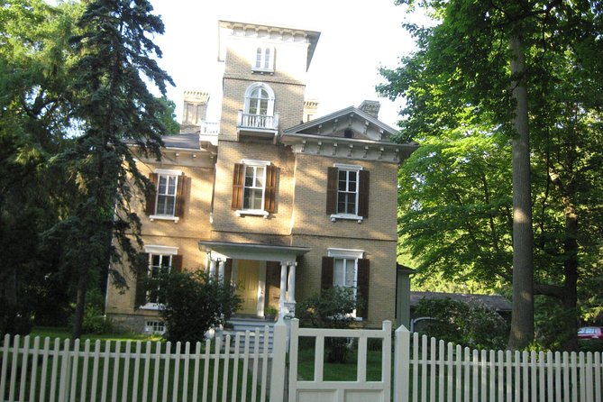 Private Walking Tour of Niagara-on-the-Lake Historic District - Inclusions