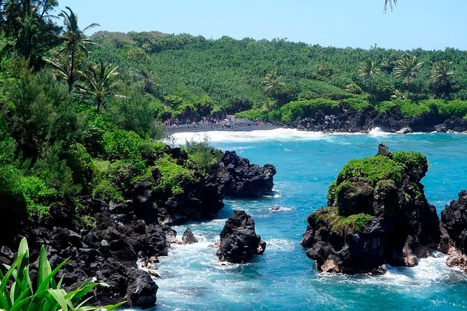Road to Hana Rainforest, Black Sand Beach, Waterfalls & Lunch - Meeting and Pickup Details