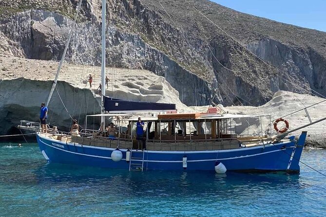 Round of Antiparos & Despotiko With Traditional Boat & BBQ - Boat Trip to Antiparos and Despotiko Islands