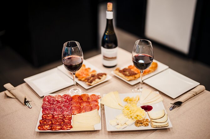 Sagrada Familia Jamón, Cheese and Wine Experience - The History and Significance of Sagrada Familia