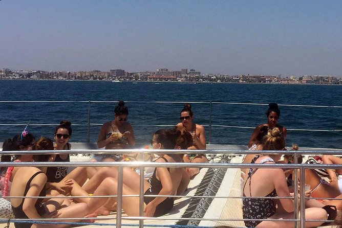 Sailing Day With Lunch Onboard and Flamenco in Valencia - Date and Travelers
