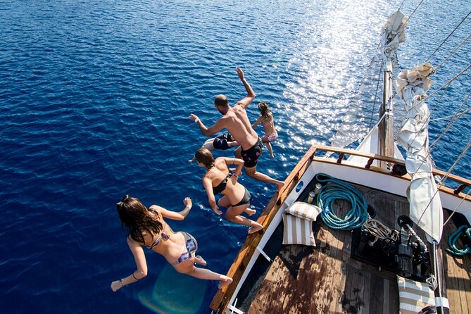 Santorini Sunset Dinner Cruise Including Nea Kameni Visit - Overview and Logistics