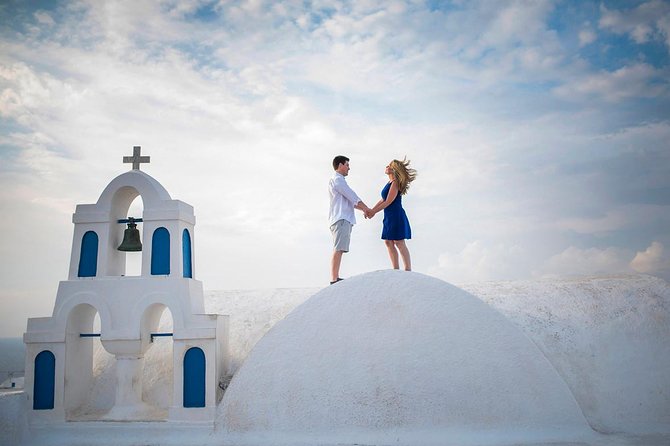 Santorini Walking Tour With a Personal Photographer - Pricing and Booking