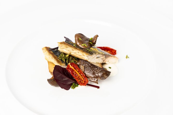 Seafood Lunch With Wine Tasting & Tour on a Golf Cart - Overview