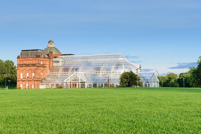 See the Real Glasgow by Bike - Experience the Unique Culture and Traditions of Glasgow