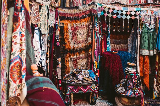 Shop & Eat in Abu Dhabi's Markets Like a Local Walking Tour - Traditional Souks: Explore the Vibrant Markets